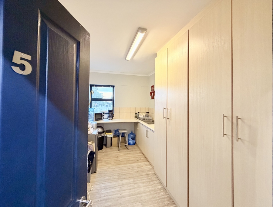 Commercial Property for Sale in Westcliff Western Cape